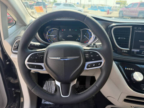 2023 Chrysler Pacifica Plug-In Hybrid Touring L