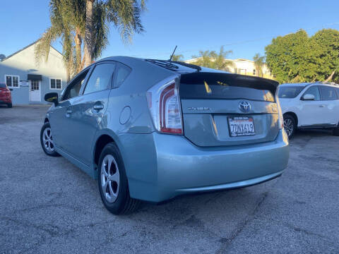 2014 Toyota Prius Three
