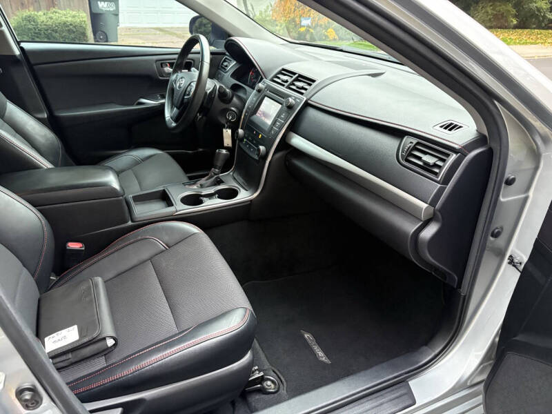 2017 Toyota Camry SE