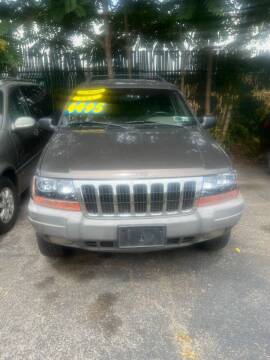 2000 Jeep Grand Cherokee for sale at King Auto Sales INC in Medford NY