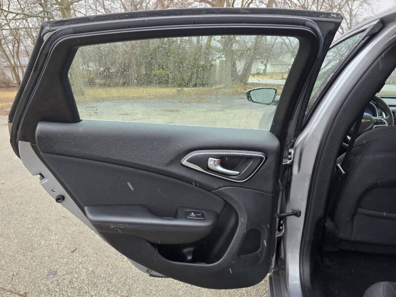 2015 Chrysler 200 Limited