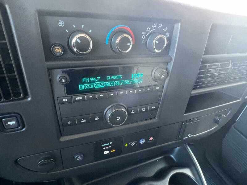 2025 Chevrolet Express 2500