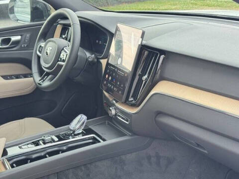 2026 Volvo XC60 T8 Plus