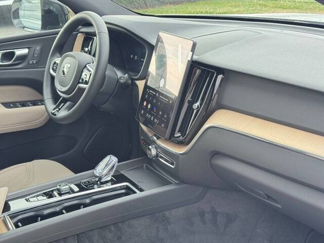 2026 Volvo XC60 T8 Plus