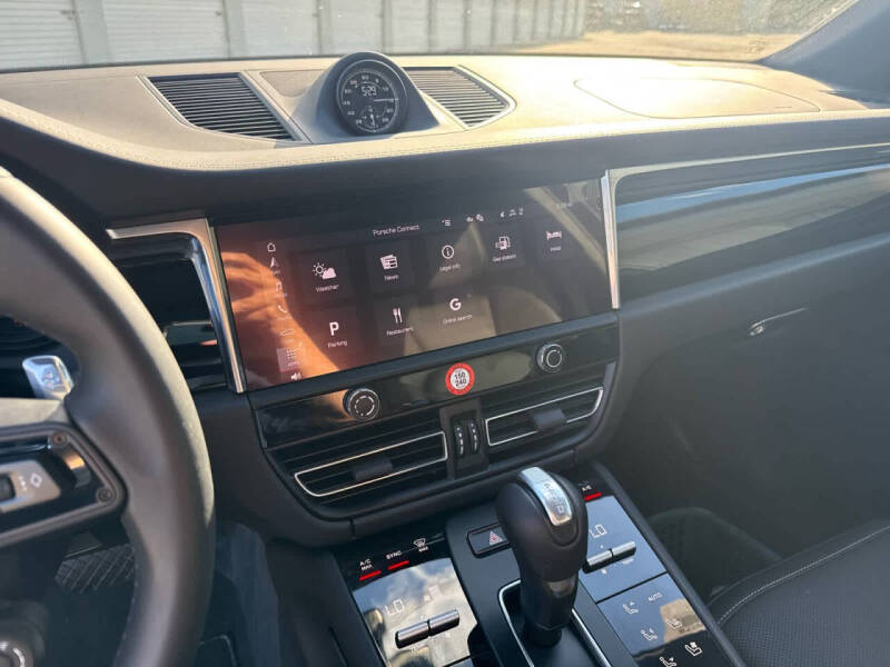 2025 Porsche Macan S