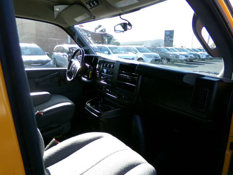 2017 Chevrolet Express LT 3500