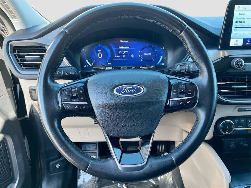 2022 Ford Escape Titanium