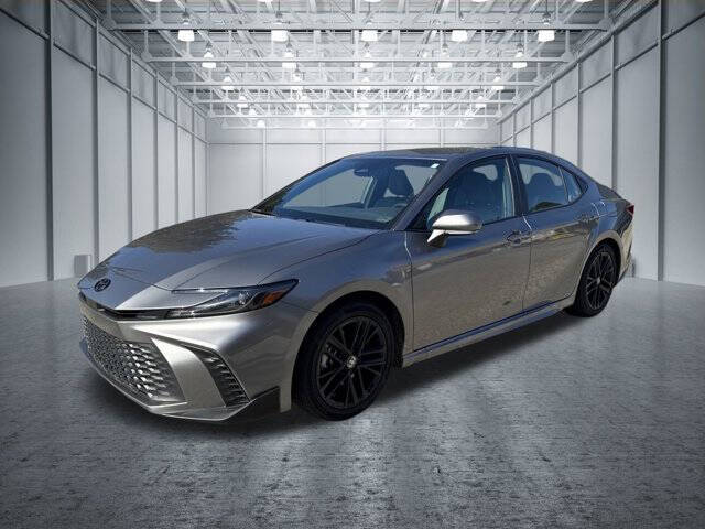 2025 Toyota Camry SE's photo