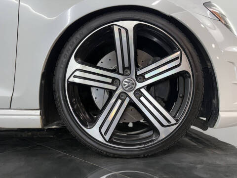 2016 Volkswagen Golf R 4Motion