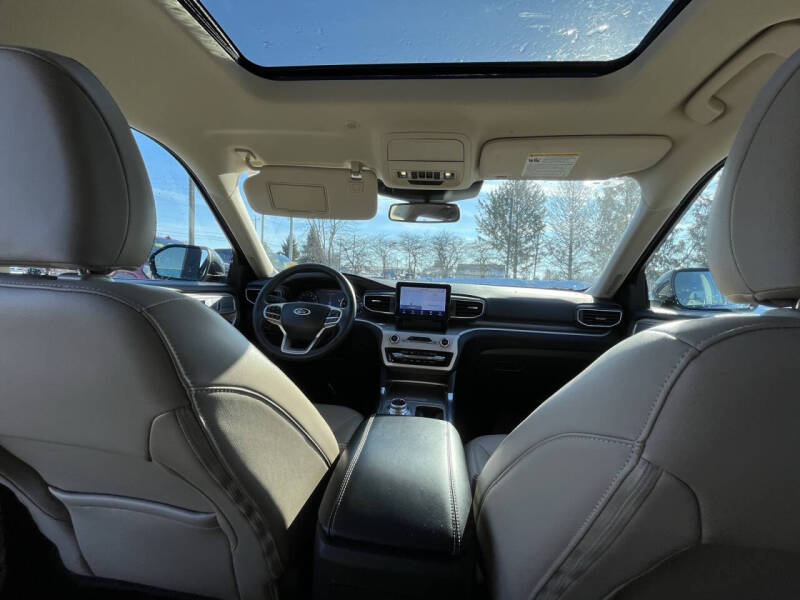 2023 Ford Explorer XLT