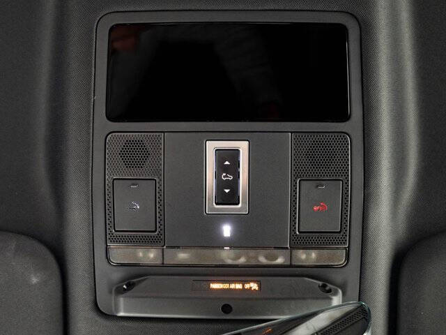 2023 Land Rover Defender 90 S
