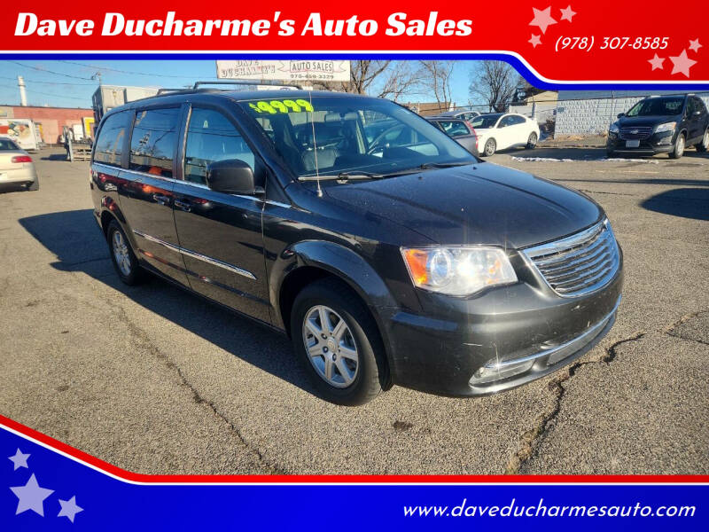 2011 Chrysler Town & Country Touring's photo