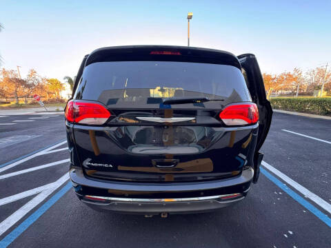 2017 Chrysler Pacifica Touring-L