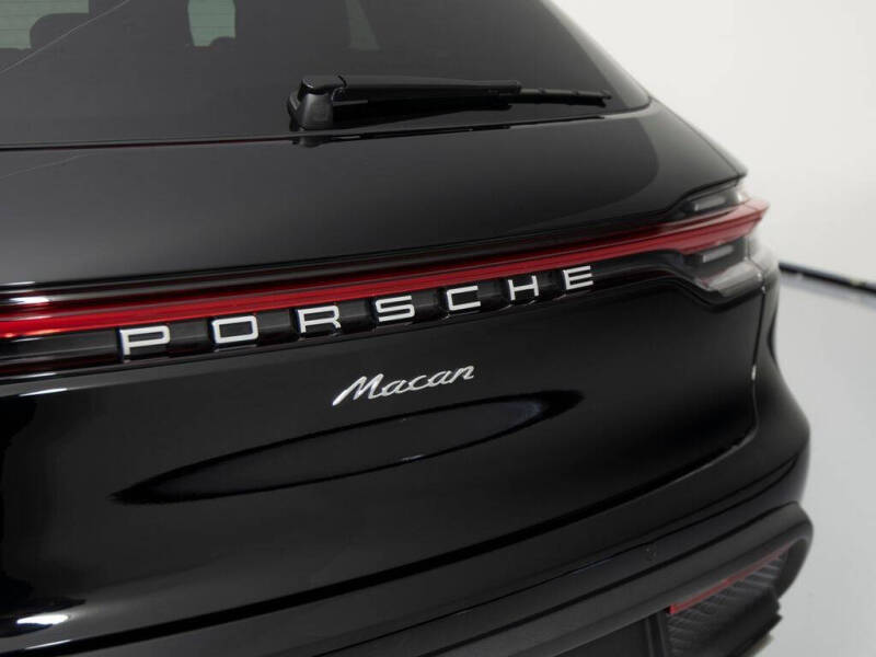 2025 Porsche Macan