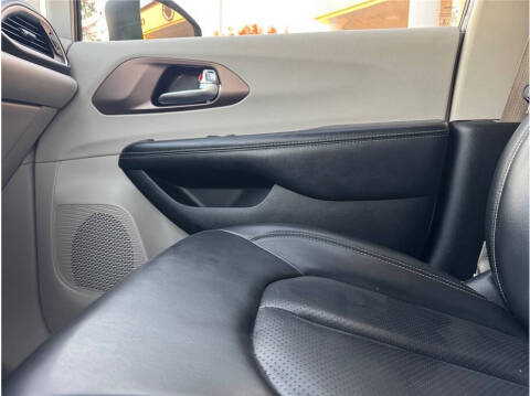 2020 Chrysler Voyager LXi