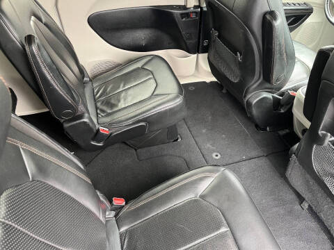 2020 Chrysler Pacifica Touring L