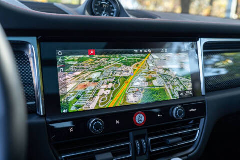 2025 Porsche Macan T