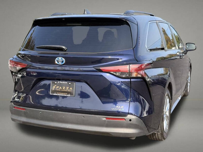 2022 Toyota Sienna XLE 7-Passenger