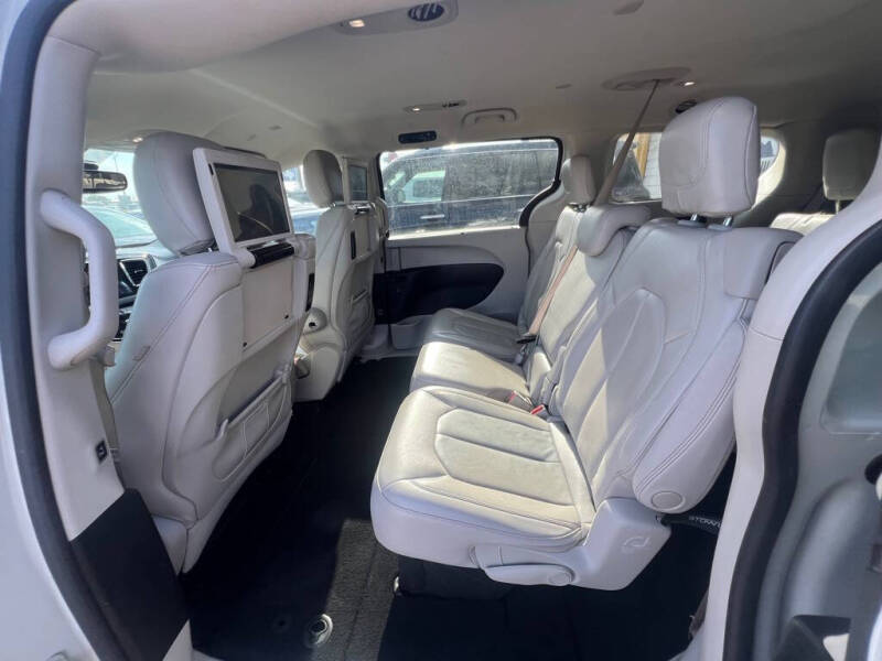 2020 Chrysler Pacifica Touring L Plus