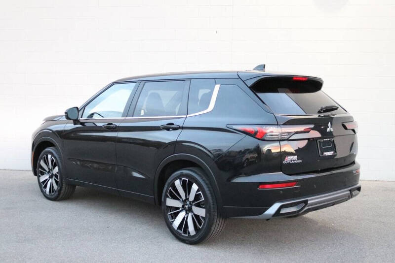 2025 Mitsubishi Outlander SE