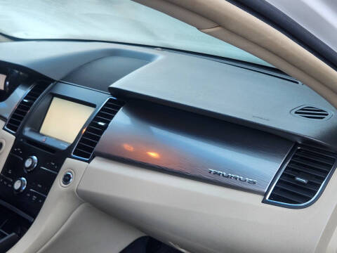 2013 Ford Taurus SEL