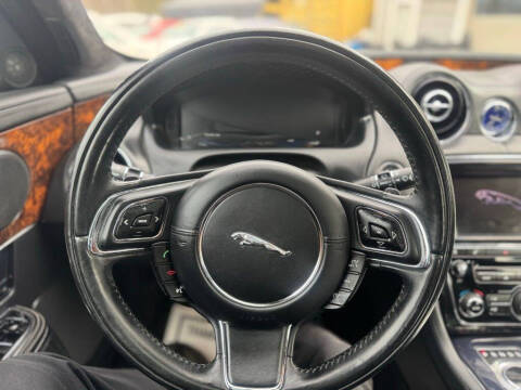 2013 Jaguar XJ