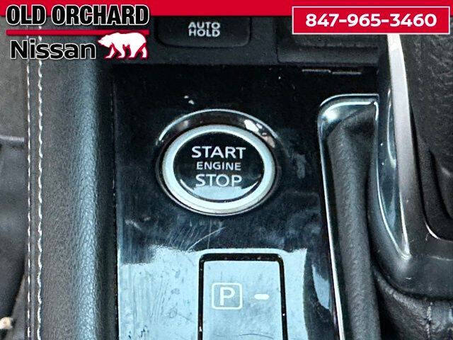 2022 Nissan Kicks SR