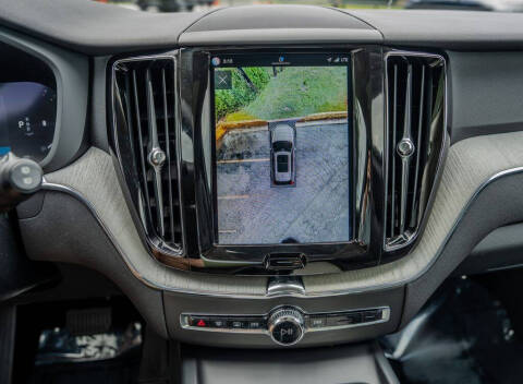 2025 Volvo XC60 B5 Plus Dark Theme