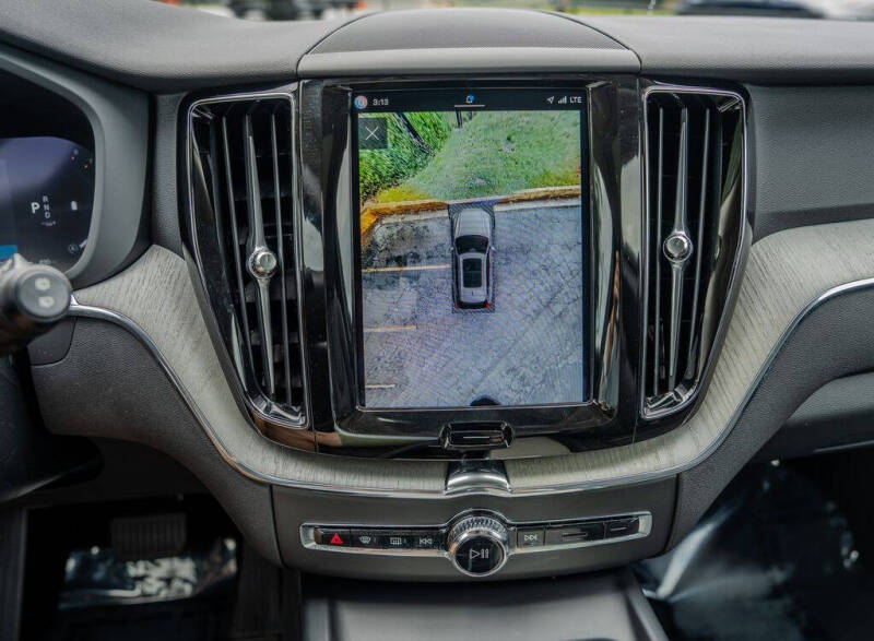 2025 Volvo XC60 B5 Plus Dark Theme