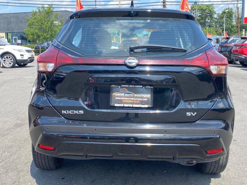 2022 Nissan Kicks SV
