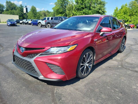 2018 Toyota Camry Hybrid for sale at Cruisin' Auto Sales in Madison IN