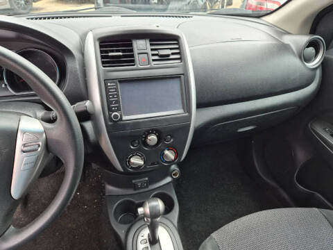 2019 Nissan Versa SV