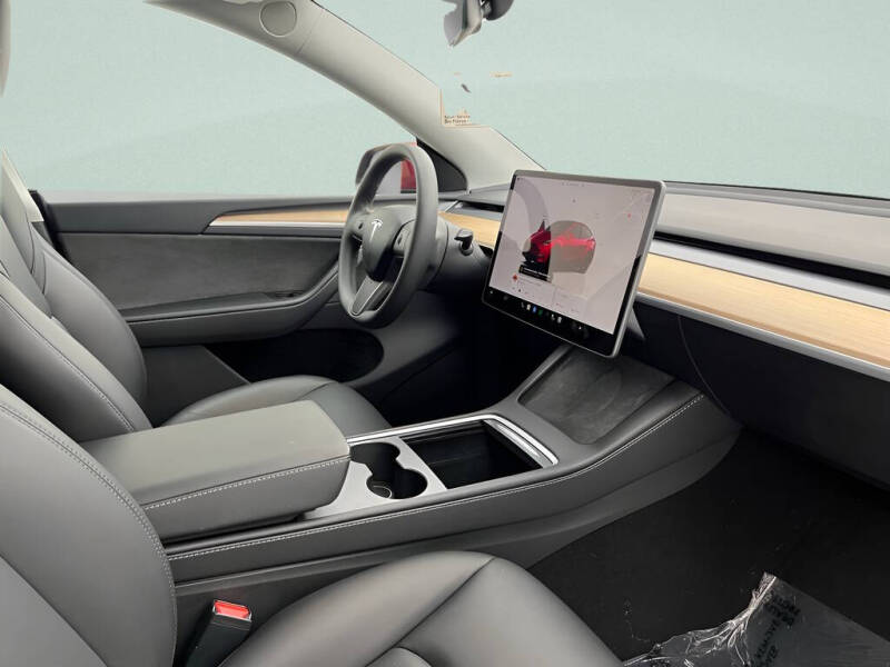 2025 Tesla Model Y Performance