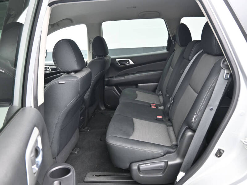 2020 Nissan Pathfinder SV