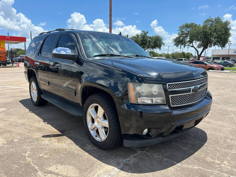 2010 Chevrolet Tahoe LT photo 3