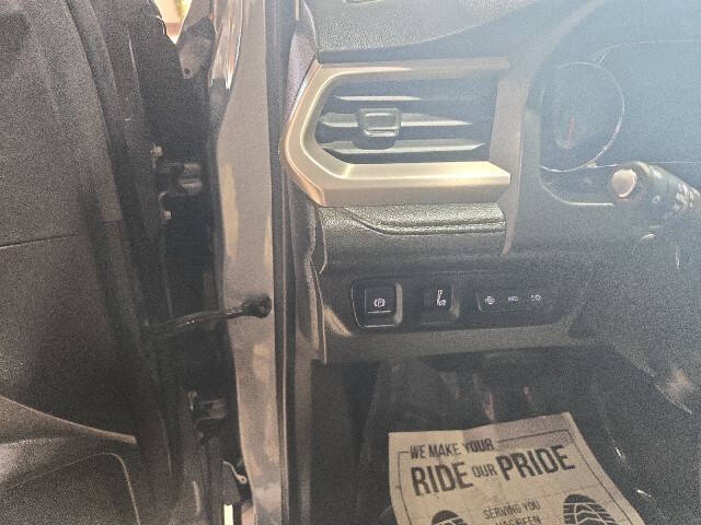 2022 GMC Acadia Denali