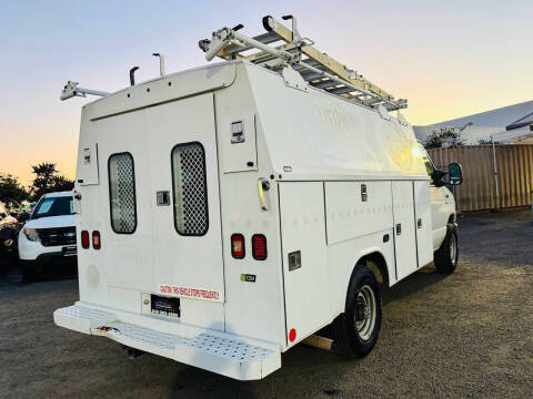 2011 Ford E-Series E-350 SD