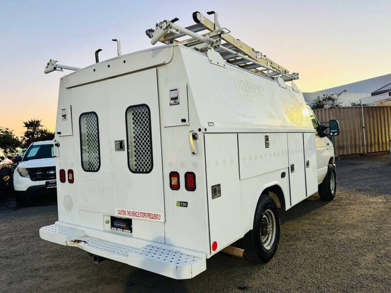 2011 Ford E-Series E-350 SD