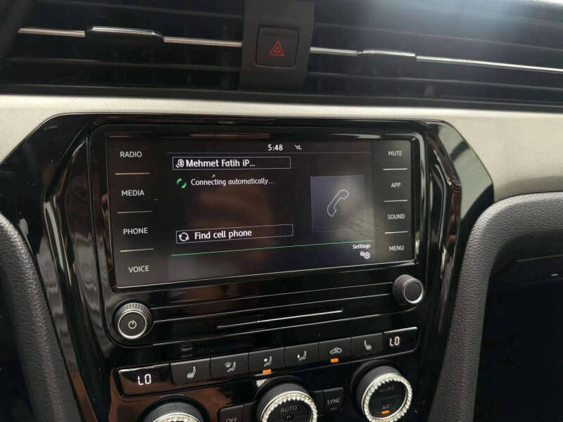 2022 Volkswagen Passat SE