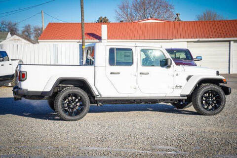 2025 Jeep Gladiator NightHawk