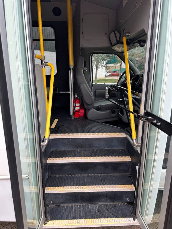 2014 Ford E-Series E-350 SD