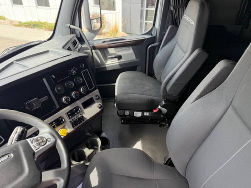 2021 Freightliner Cascadia
