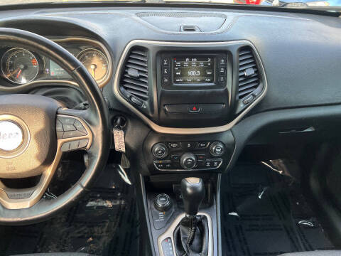 2016 Jeep Cherokee Sport