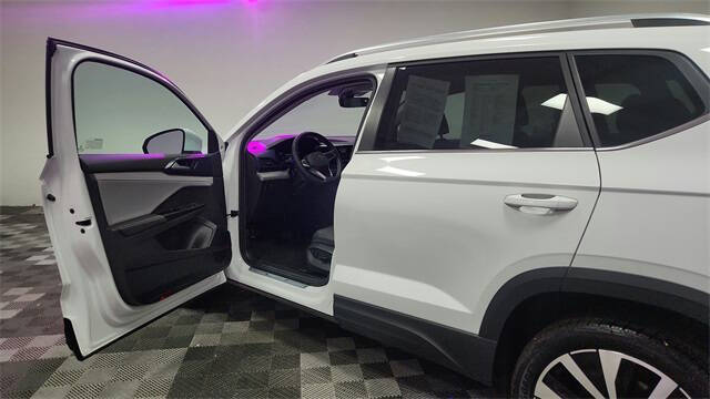 2024 Volkswagen Taos SE