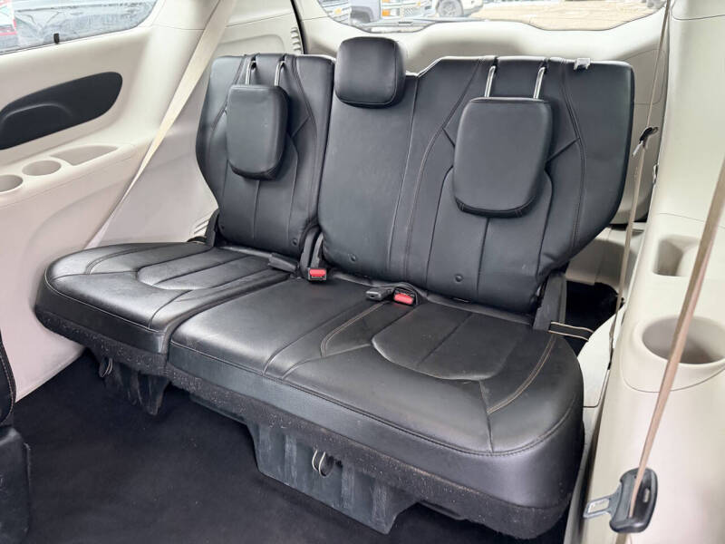 2020 Chrysler Pacifica Touring L