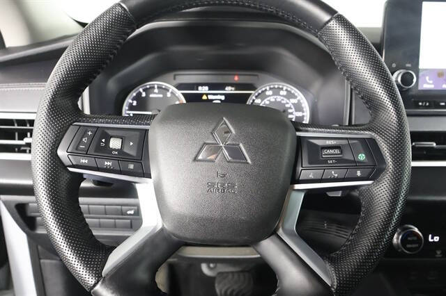 2023 Mitsubishi Outlander SE