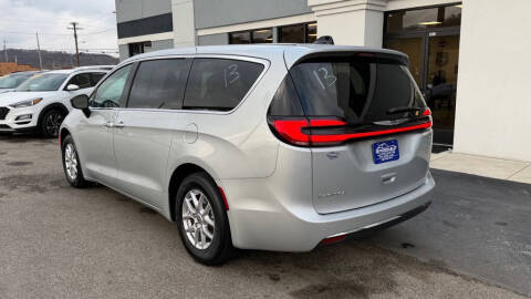 2024 Chrysler Pacifica Touring L