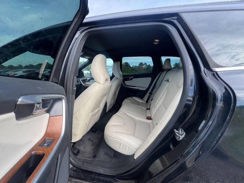 2015 Volvo XC60 T5 Drive-E Premier