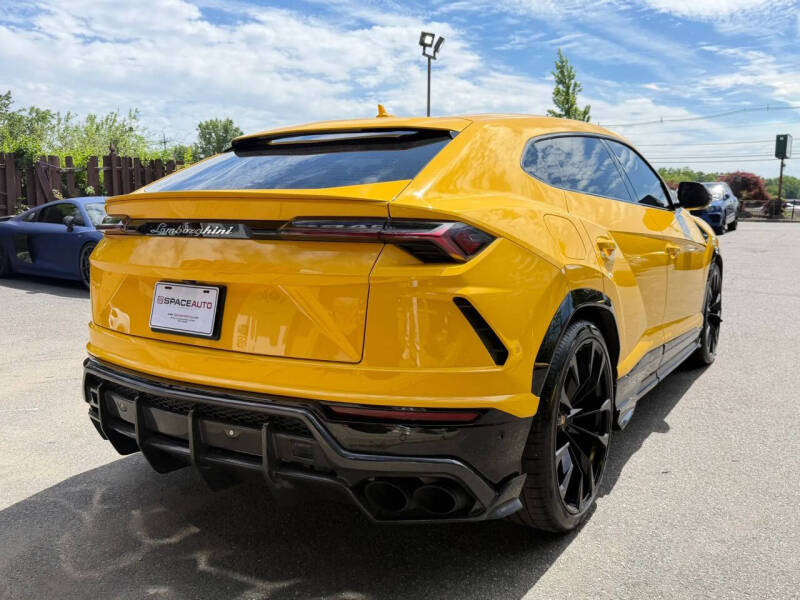 2020 Lamborghini Urus