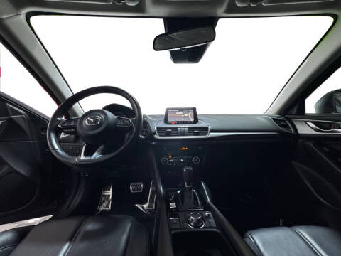 2018 Mazda MAZDA3 Touring